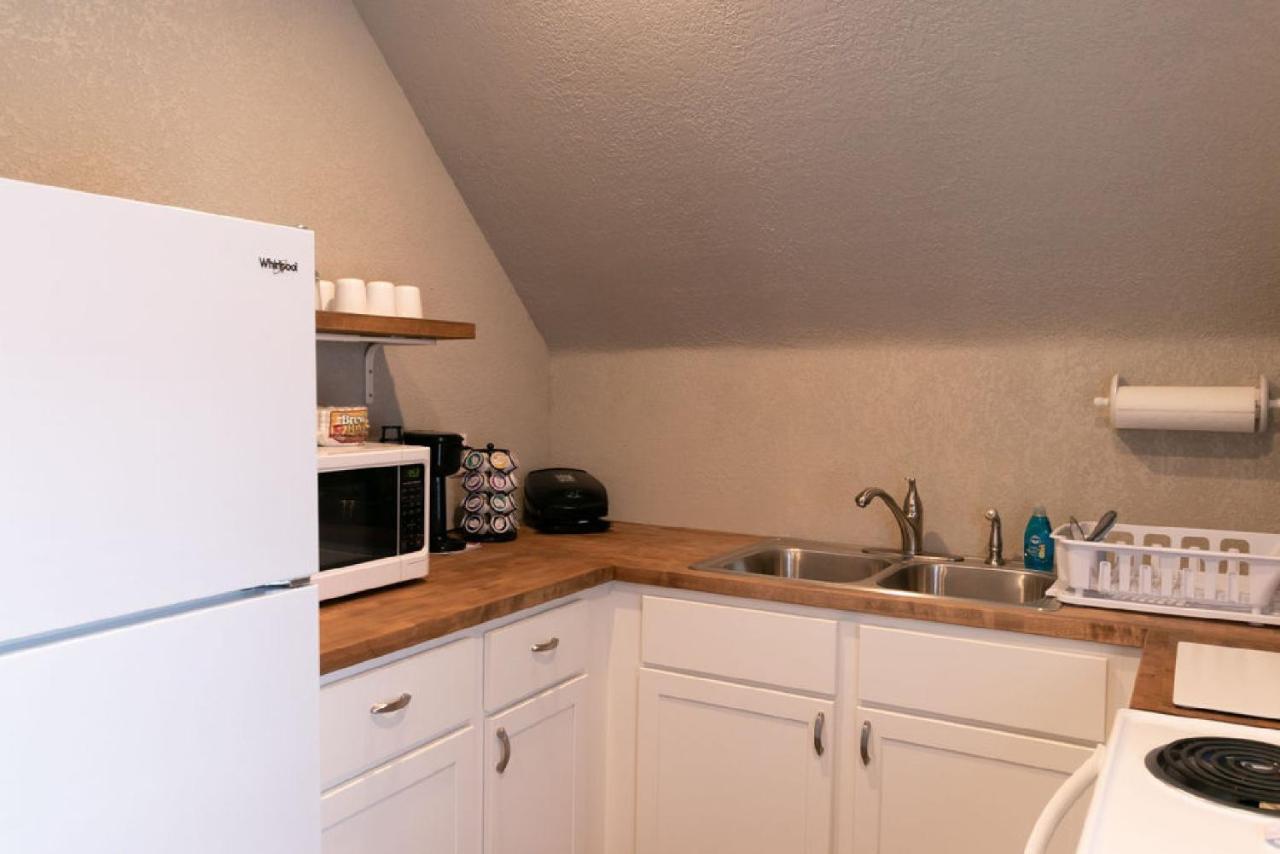 Spacious Rustic Downtown Market St 1 Bedroom Apt, Sleeps Up To 5, Steps To Honeywell & Eagles Theatre Wabash Eksteriør billede