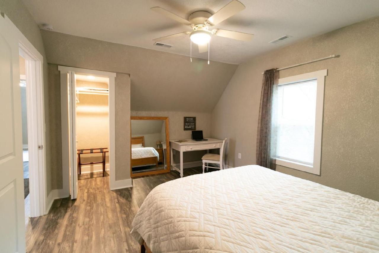 Spacious Rustic Downtown Market St 1 Bedroom Apt, Sleeps Up To 5, Steps To Honeywell & Eagles Theatre Wabash Eksteriør billede