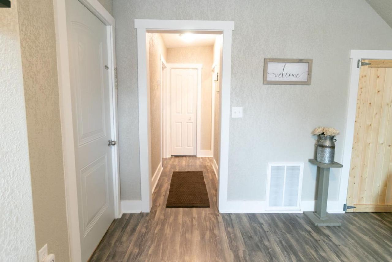 Spacious Rustic Downtown Market St 1 Bedroom Apt, Sleeps Up To 5, Steps To Honeywell & Eagles Theatre Wabash Eksteriør billede