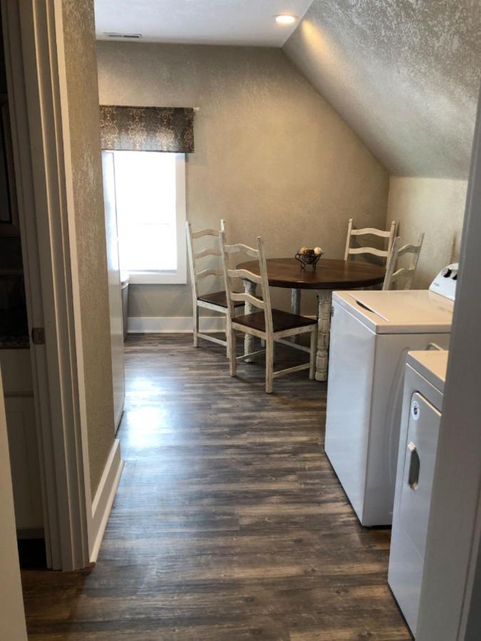 Spacious Rustic Downtown Market St 1 Bedroom Apt, Sleeps Up To 5, Steps To Honeywell & Eagles Theatre Wabash Eksteriør billede