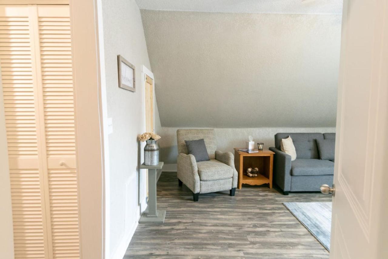 Spacious Rustic Downtown Market St 1 Bedroom Apt, Sleeps Up To 5, Steps To Honeywell & Eagles Theatre Wabash Eksteriør billede
