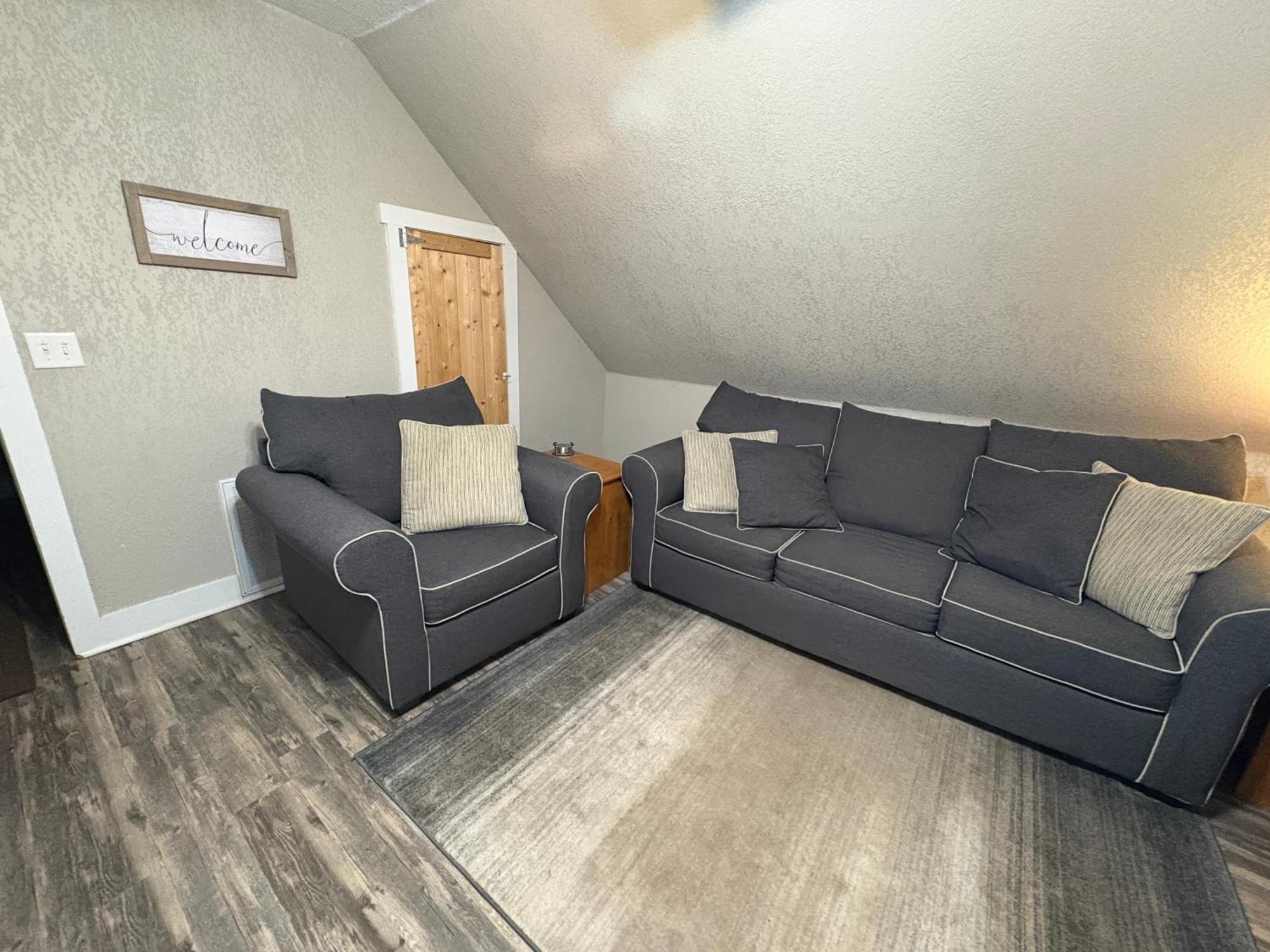 Spacious Rustic Downtown Market St 1 Bedroom Apt, Sleeps Up To 5, Steps To Honeywell & Eagles Theatre Wabash Eksteriør billede